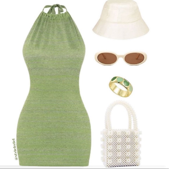 Backless Halterneck Dress - Picture 3 of 4